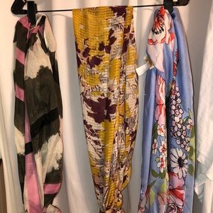 Set of three scarves